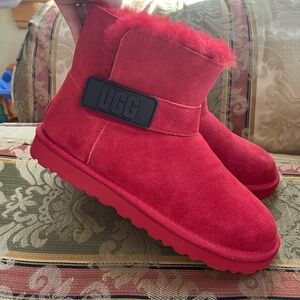 UGG Mini Bailey Graphic Logo Strap . Size 8 Women